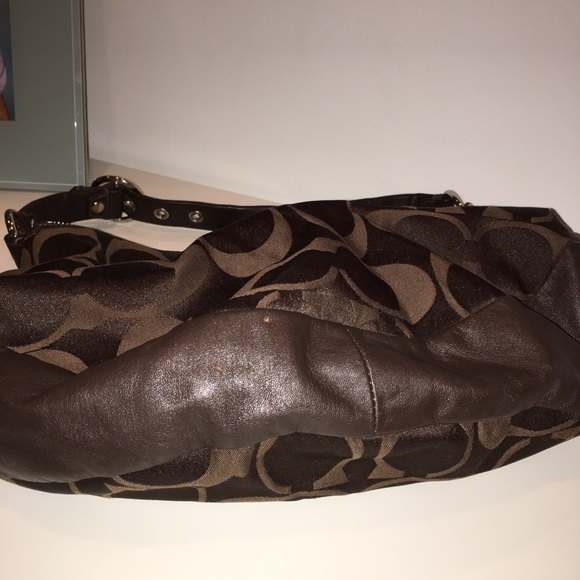 Coach Signature hobo purse. Brown. - Picture 4 of 4